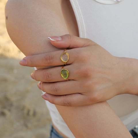 Verstellbare Offene Ringe 18K Vergoldeter Edelstahl Harz Unregelmäßiger Ovaler Edelstein Gelee-Gefühl Minimalistisch Frisch Frauen