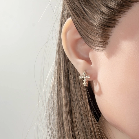 Retro Iris Kruis Huggie Oorbellen Koper Zirkoon Pavé Inlay Gothische Stijl Piercing Sieraden Voor Dames En Heren