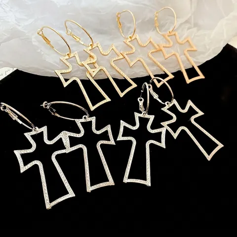 Creolen Mit Kreuzanhänger Und Silberner Ohrstift Texturierte Legierung Gothic Punk Statement Schmuck Für Damen