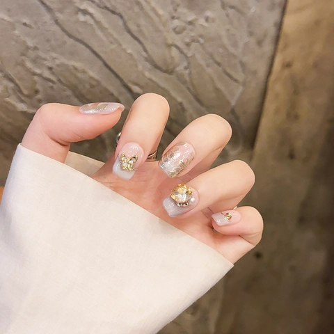 Handgefertigte Kunstnägel Luxus Französischer Stil Strass Schmetterling Künstliche Perle Dekor Wiederverwendbare Künstliche Nägel Damen