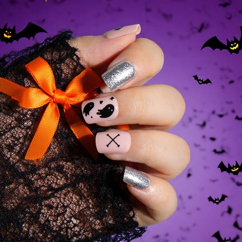 Unghie Finte Halloween Fantasma Corte Quadrate Pressione Argento Glitter Cuore Ossa Incrociate Festa Donne