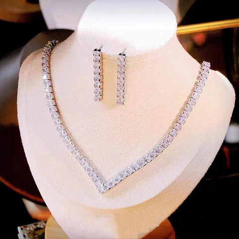 Parure Collier Boucles d'Oreilles en Zirconia et Strass en Forme de V Coupe Carrée Bijoux de Mariage Fête pour Femme Argent Or