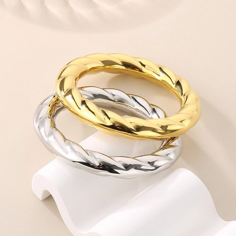 Gedrehter Spiral Armreif 18K Vergoldeter Edelstahl Hohl Übertrieben Massiv Modeschmuck Für Damen