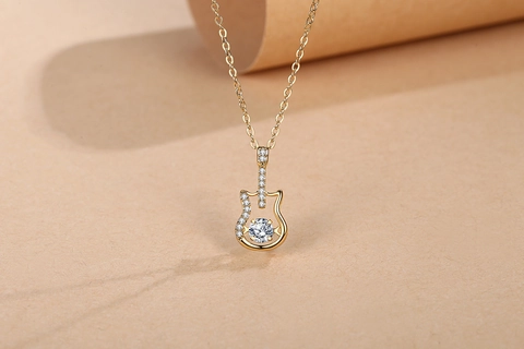 Elegante Collana Con Ciondolo a Chitarra in Rame Zirconia per Donna Gioielli Musicali Micro Intarsiati Regalo di San Valentino