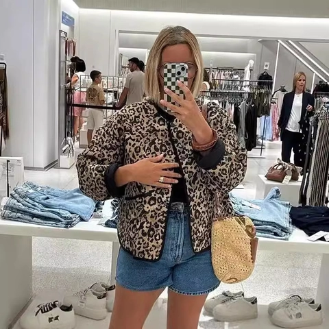Damen Leopard Quilted Jacke Langarm Rundhals Polyester Outwear Lose Kurze Jacke Mit Taschen