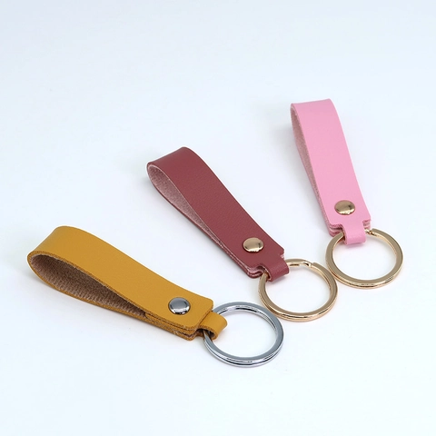 Minimalist PU Leather Keychain With Zinc Alloy Metal Ring Solid Color Key Strap Car Keychain Bag Pendant Accessory Gift
