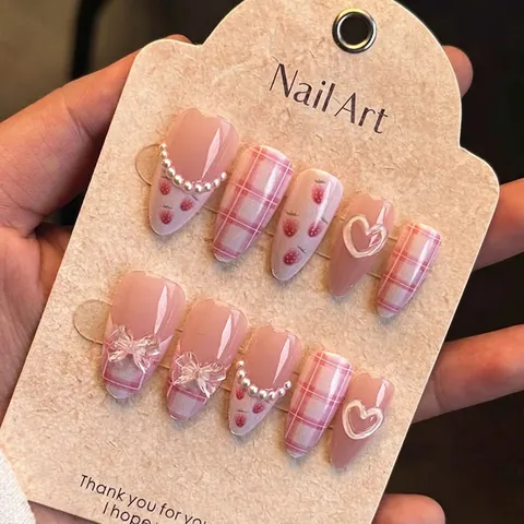 Rosa Karierte Press On Nails Mandel Erdbeerdruck 3D Schleife Künstliche Perlendekor Herz Süßer Französischer Stil Für Frauen