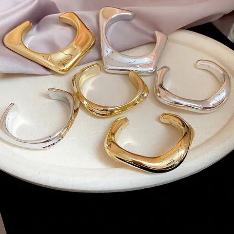 Irregulärer Geometrischer Armreif Legierung Glänzend Offen Minimalistischer Statement Schmuck Für Damen