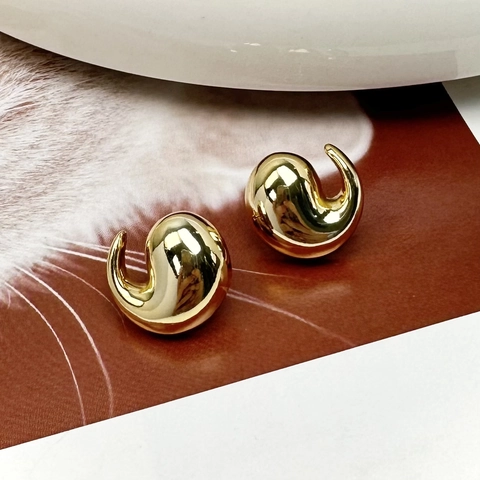 Brass 18K Gold Vergoldete Tropfen Ohrstecker Minimalistische Polierte Organische Komma Form Mode Schmuck Für Frauen