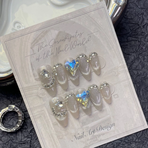 Handgefertigte Press On Nails Mandelform Cat Eye Effekt Herz Strass Stern Charms Elegant Für Damen
