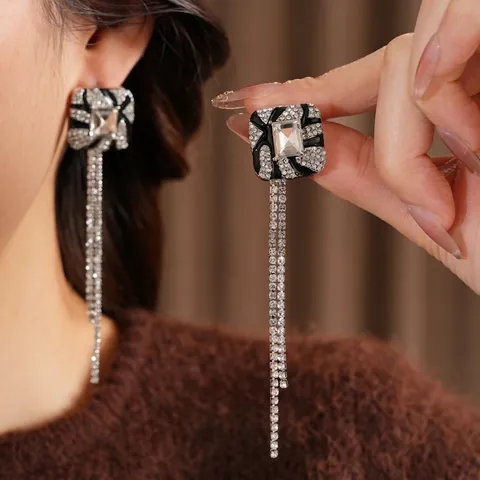 Pendientes Colgantes Borla Cuadrada Aleación Rhinestone Esmalte Negro Lujo Vintage Con Pasador De Plata Para Mujer