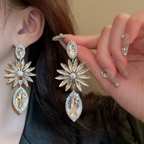 Luxury Rhinestone Flower Waterdrop Drop Earrings With Silver Earring Post Long Crystal Dangle For Wedding Party Women