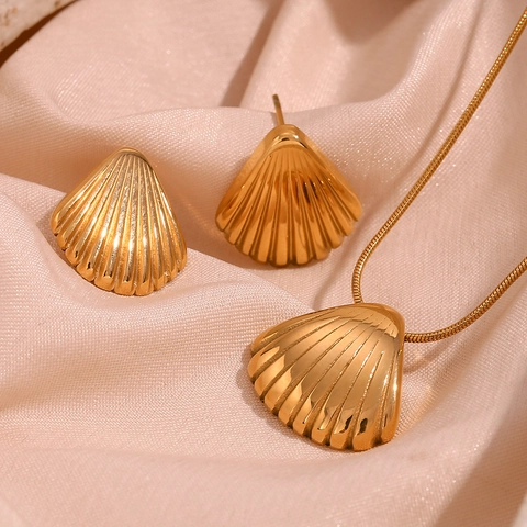 Moda Collana Con Ciondolo a Forma di Conchiglia in Acciaio Inossidabile Placcato Oro Tema Mare Gioielli da Donna