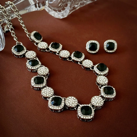 French Luxury Jewelry Set Alloy Black Rhinestone Geometric Square Clavicle Necklace And Stud Earrings Vintage Style Women