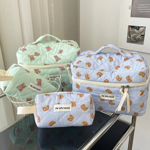 Quilted Cosmetic Bag Cute Bear Pattern Large Capacity Toiletry Organizer Travel Makeup Handbag Soft Polyester