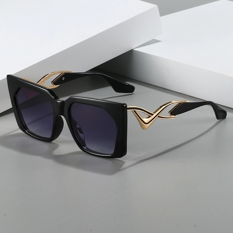 Vierkante Oversized Zonnebril Voor Dames UV400 Bescherming PC Frame Metalen Vlampoten Retro INS Mode Eyewear