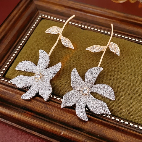 Overdreven Bloem Druppel Oorbellen Legering Met Steentjes En Zilveren Oorknopje Voor Dames Sieraden