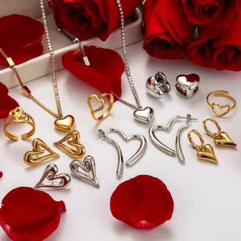 French Retro Heart Jewelry For Women Titanium Steel Polished Metal Aesthetic Fashion Elegant