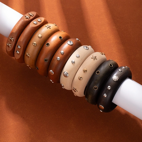 Vintage Houten Brede Bangle Armband Met Legering Ster Klinknagels Retro Etnische Stijl Sieraden Voor Vrouwen
