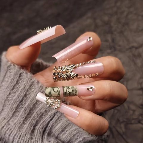 Unghie Finte Lunghe A Bara Rosa Con Ciondoli Dollaro Strass Motivo Banconota Manicure Francese Lusso Per Donna