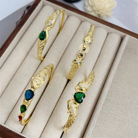 Luxury 18K Gold Plated Copper Leopard Head Bracelet With Zirconia Gemstone Inlaid Animal Series Open Bangle For Women Jewelry