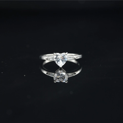 Anillo de Acero de Titanio Simple con Forma de Corazón para Mujer Joyería Personalizada con Strass Regalo de Boda