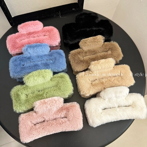 Faux Fur Hair Claw Clip Plush Rectangular Soft Fuzzy Shark Clip Autumn Winter Accessories For Women