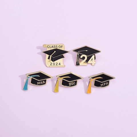 Graduation Cap Enamel Pin Alloy Painted Badge Class Of 2024 Academic Degree School Souvenir Gift Unisex Jewelry Accessory