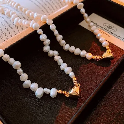 French Retro Freshwater Artificial Baroque Pearl Necklace With Gold Heart Magnetic Clasp Light Luxury Jewelry For Women