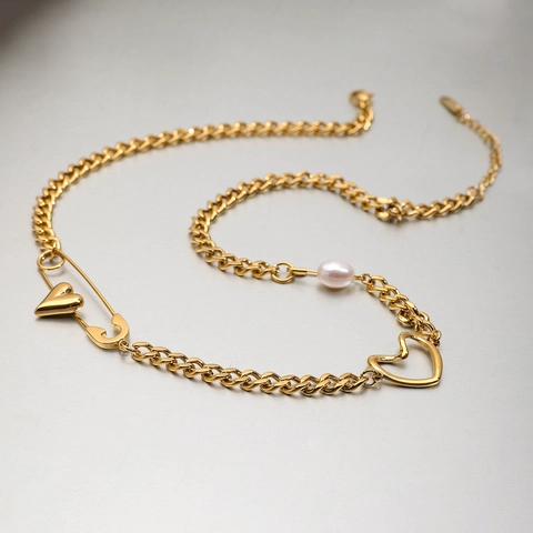 Collier Pendentif Cœur En Acier Inoxydable Plaqué Or 18K Avec Perle D'eau Douce Épingle De Sûreté Pour Femmes