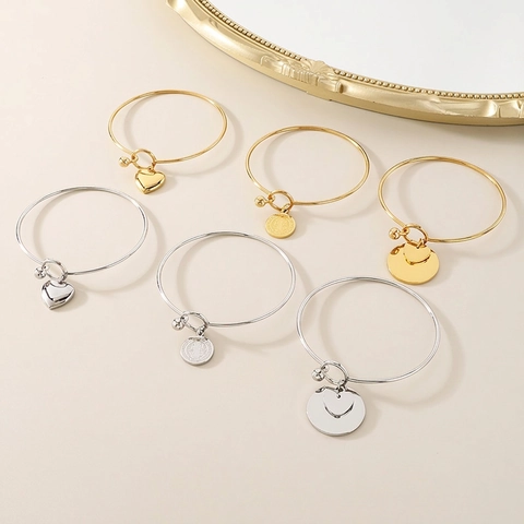 Bracciale Rigido In Acciaio Inossidabile Pendente A Cuore Medaglia Di San Benedetto Gioielli Lucidi Minimalisti Per Donne