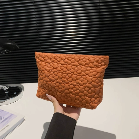 Quilted Floral Cosmetic Bag Puffy Cloud Clutch Zipper Toiletry Pouch For Women Travel Daily Fashion Portable Storage