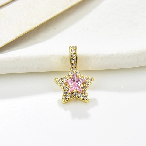 Delicato Ciondolo A Stella Pentagramma Rame Placcato Oro 18K Micro Pave Colorato Zirconia Cubica Ciondolo Per Creazione Gioielli Donne