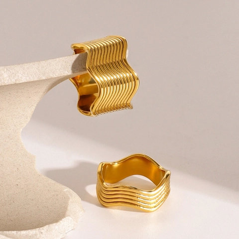 Modern Stainless Steel Wave Ring For Women European American Gold Plated High Polished Water Ripple Finger Ring Fashion Jewelry