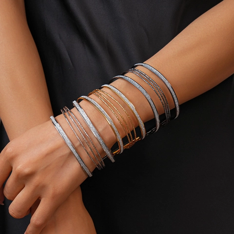 Geometrischer Mehrschichtiger Manschettenarmband Eisen Metall Galvanisiert Mattierter Glitzer Armreif Retro Punk Stil Verstellbar Damen