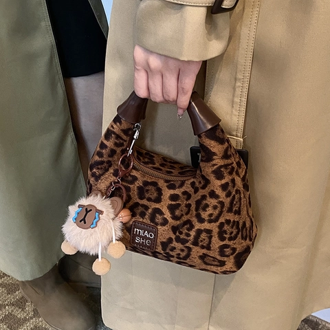 Leopard Print Women Hobo Bag PU Faux Fur Fashion Underarm Shoulder Bag Crossbody Handbag With Plush Animal Charm