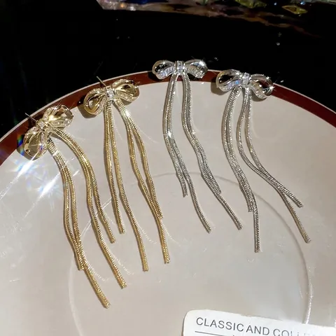 Strik Tassel Oorbellen Koper Zirkoon Ingelegd Elegant Lang Met Zilveren Oorbel Post Niche Luxe Ontwerp
