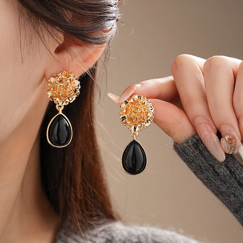 Vintage Flower Teardrop Dangle Earrings French Retro Elegant Alloy Resin Jewelry With Silver Earring Post For Women