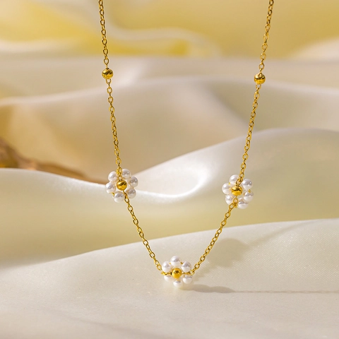 Elegant Stainless Steel Daisy Flower Artificial Pearl Necklace And Bracelet Set For Women Gold Plated Sweet Floral Jewelry Set Gift