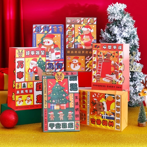 Christmas Gift Paper Bags White Kraft Cartoon Santa Snowman Reindeer New Year Party Favor Packaging Handheld Novelty