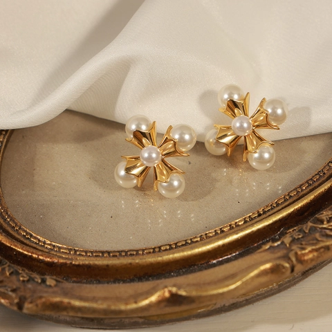 Vintage Copper Stud Earrings With Imitation Artificial Pearls Cross Flower Shape Retro Elegant Fashion Jewelry For Women