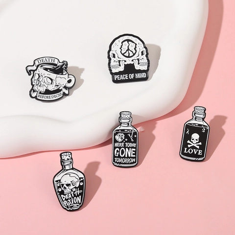 Pin de Esmalte de Calavera Gótica Broche de Aleación Punk Oscuro Insignia de Metal Frasco de Poción Taza de Café para Mochila Ropa Chaqueta Sombrero Joyería Unisex