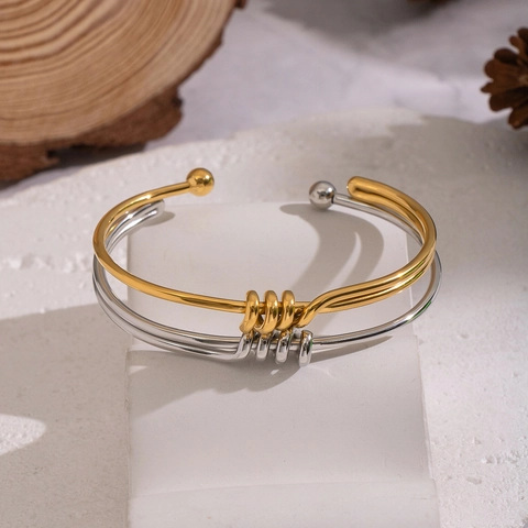 Edelstahl Offener Armreif Armband 18K Vergoldet Gedrehter Knoten Minimalistischer Wasserdichter Schmuck Für Damen