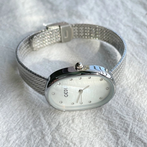 Women's Quartz Watch Oval Mother Of Artificial Pearl Dial Rhinestone Alloy Mesh Band Elegant Fashion Timepiece