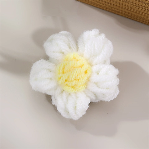 Handmade Knitted Flower Brooch Pin Crochet Woolen Yarn Floral Clothing Accessories For Women Girls Cute Japanese Style