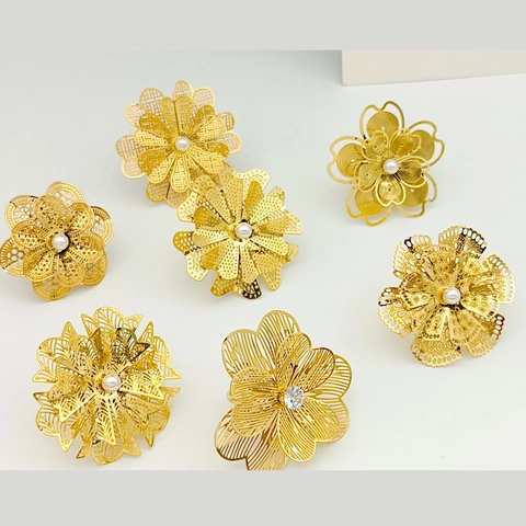 Bloemenring Voor Dames Roestvrij Staal Hol Gelaagd Bloemontwerp Met Kunstparel Zirkonia Trendy Mode Sieraden