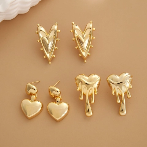 Orecchini a Lobo a Cuore in Rame Vintage Placcati Oro 24K per Donna Minimalisti Orecchini a Cuore Fuso Moda Gioielli