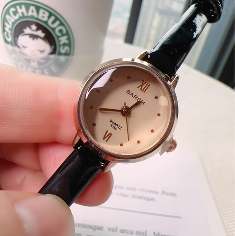 Minimalist Women Quartz Watch Alloy Case Artificial Leather Strap Roman Numerals Dial Elegant Casual Ladies Wrist Watch