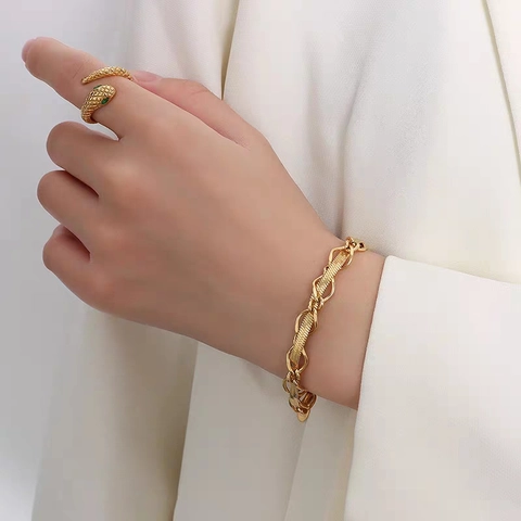 Set di Gioielli in Acciaio Inossidabile Placcato Oro a Catena a Lama Moda Europea e Americana Collana Semplice e Bracciale per Donna