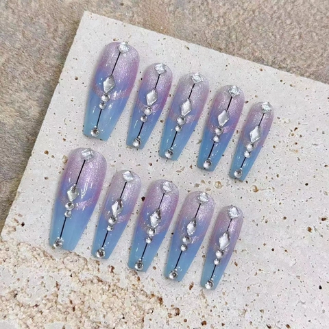 Handgefertigte Aufdrücknägel Lange Sargform Katzenauge Farbverlauf Blau Lila Strass Glitzer Elegante Künstliche Nägel Frauen